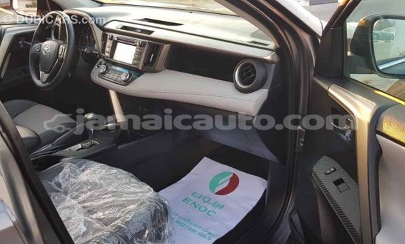 Acheter Import Utilitaire Toyota HiAce Autre à Import - Dubai, Clarendon Acheter Import Utilitaire Toyota HiAce Autre à Import - Dubai, Clarendon