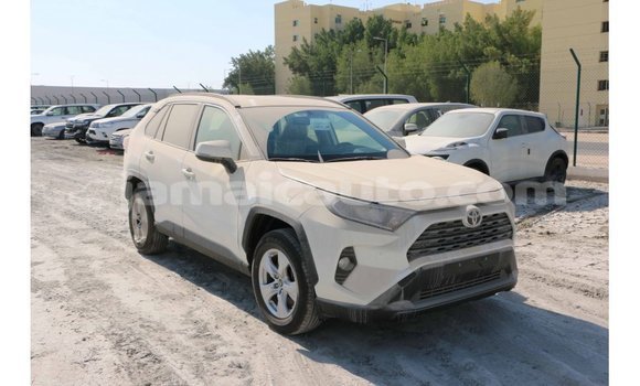 Acheter Import Voiture Toyota 4Runner Blanc à Import - Dubai, Clarendon Acheter Import Voiture Toyota 4Runner Blanc à Import - Dubai, Clarendon