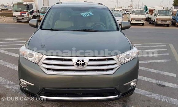 Acheter Import Voiture Toyota Highlander Vert à Import - Dubai, Clarendon Acheter Import Voiture Toyota Highlander Vert à Import - Dubai, Clarendon