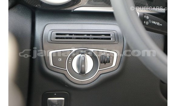 Acheter Import Voiture Mercedes-Benz 250 Noir à Import - Dubai, Clarendon Acheter Import Voiture Mercedes-Benz 250 Noir à Import - Dubai, Clarendon