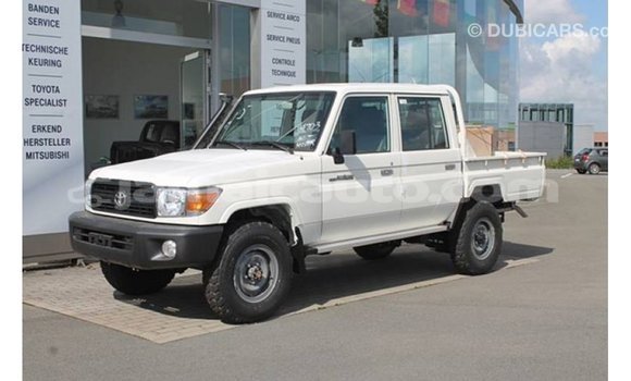 Buy Import Toyota Land Cruiser White Car in Import - Dubai in Clarendon Buy Import Toyota Land Cruiser White Car in Import - Dubai in Clarendon