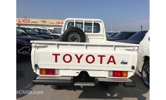 Buy Import Toyota Land Cruiser White Car in Import - Dubai in Clarendon Buy Import Toyota Land Cruiser White Car in Import - Dubai in Clarendon