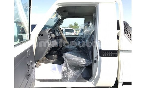 Buy Import Toyota Land Cruiser White Car in Import - Dubai in Clarendon Buy Import Toyota Land Cruiser White Car in Import - Dubai in Clarendon