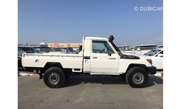 Buy Import Toyota Land Cruiser White Car in Import - Dubai in Clarendon Buy Import Toyota Land Cruiser White Car in Import - Dubai in Clarendon