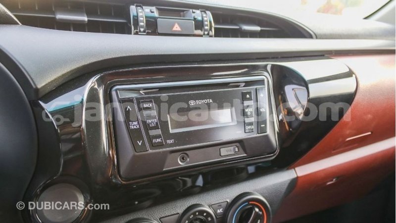 Big with watermark toyota hilux clarendon import dubai 1972