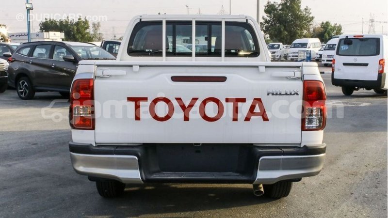 Big with watermark toyota hilux clarendon import dubai 1973
