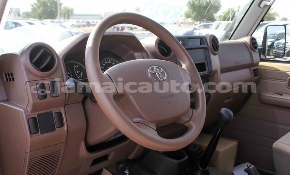 Buy Import Toyota Land Cruiser Beige Car in Import - Dubai in Clarendon Buy Import Toyota Land Cruiser Beige Car in Import - Dubai in Clarendon