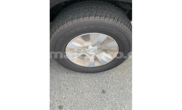 Acheter Import Voiture Toyota Hilux Noir à Import - Dubai, Clarendon Acheter Import Voiture Toyota Hilux Noir à Import - Dubai, Clarendon