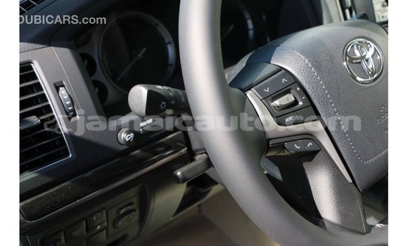 Acheter Import Voiture Toyota Land Cruiser Noir à Import - Dubai, Clarendon Acheter Import Voiture Toyota Land Cruiser Noir à Import - Dubai, Clarendon