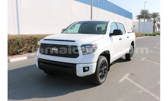 Acheter Import Voiture Toyota Tundra Blanc à Import - Dubai, Clarendon Acheter Import Voiture Toyota Tundra Blanc à Import - Dubai, Clarendon