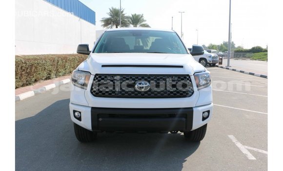 Acheter Import Voiture Toyota Tundra Blanc à Import - Dubai, Clarendon Acheter Import Voiture Toyota Tundra Blanc à Import - Dubai, Clarendon