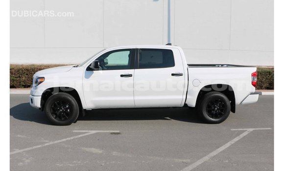 Acheter Import Voiture Toyota Tundra Blanc à Import - Dubai, Clarendon Acheter Import Voiture Toyota Tundra Blanc à Import - Dubai, Clarendon
