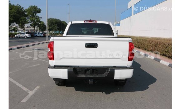 Acheter Import Voiture Toyota Tundra Blanc à Import - Dubai, Clarendon Acheter Import Voiture Toyota Tundra Blanc à Import - Dubai, Clarendon