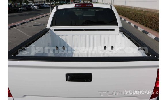 Acheter Import Voiture Toyota Tundra Blanc à Import - Dubai, Clarendon Acheter Import Voiture Toyota Tundra Blanc à Import - Dubai, Clarendon