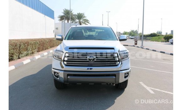Acheter Import Voiture Toyota Tundra Blanc à Import - Dubai, Clarendon Acheter Import Voiture Toyota Tundra Blanc à Import - Dubai, Clarendon