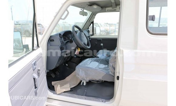 Buy Import Toyota Land Cruiser White Car in Import - Dubai in Clarendon Buy Import Toyota Land Cruiser White Car in Import - Dubai in Clarendon