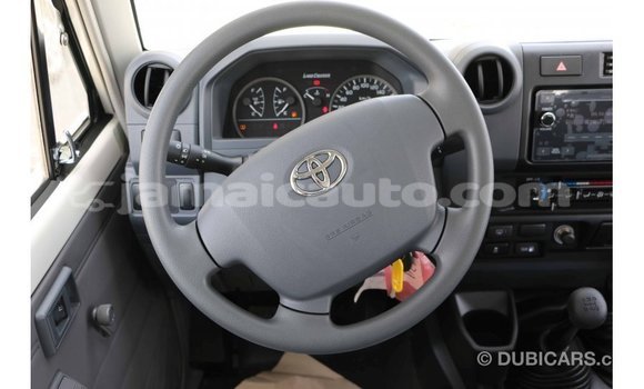 Buy Import Toyota Land Cruiser White Car in Import - Dubai in Clarendon Buy Import Toyota Land Cruiser White Car in Import - Dubai in Clarendon