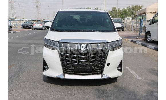 Acheter Import Voiture Toyota Alphard Blanc à Import - Dubai, Clarendon Acheter Import Voiture Toyota Alphard Blanc à Import - Dubai, Clarendon