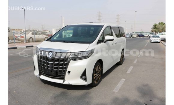 Acheter Import Voiture Toyota Alphard Blanc à Import - Dubai, Clarendon Acheter Import Voiture Toyota Alphard Blanc à Import - Dubai, Clarendon
