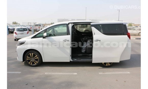 Acheter Import Voiture Toyota Alphard Blanc à Import - Dubai, Clarendon Acheter Import Voiture Toyota Alphard Blanc à Import - Dubai, Clarendon