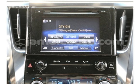 Acheter Import Voiture Toyota Alphard Blanc à Import - Dubai, Clarendon Acheter Import Voiture Toyota Alphard Blanc à Import - Dubai, Clarendon