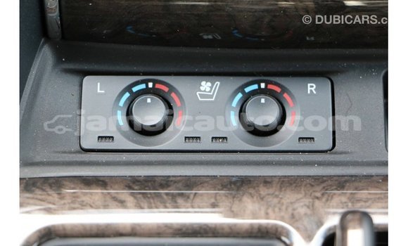 Acheter Import Voiture Toyota Alphard Blanc à Import - Dubai, Clarendon Acheter Import Voiture Toyota Alphard Blanc à Import - Dubai, Clarendon