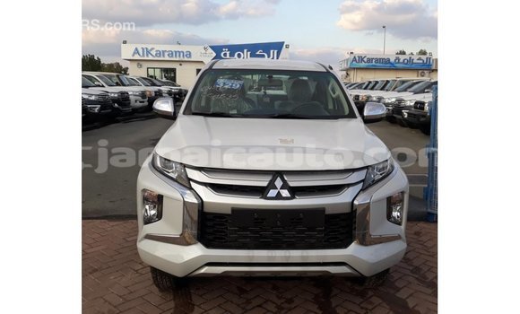 Buy Import Mitsubishi L200 White Car in Import - Dubai in Clarendon Buy Import Mitsubishi L200 White Car in Import - Dubai in Clarendon