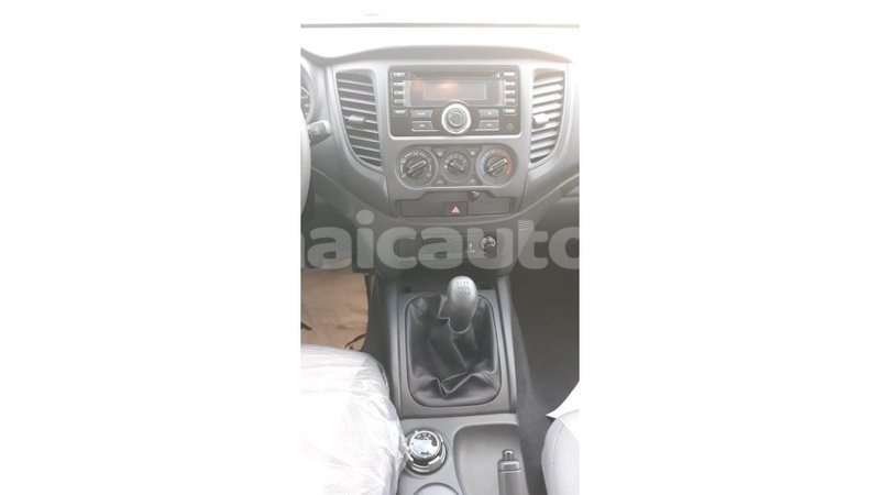 Big with watermark mitsubishi l200 clarendon import dubai 1997