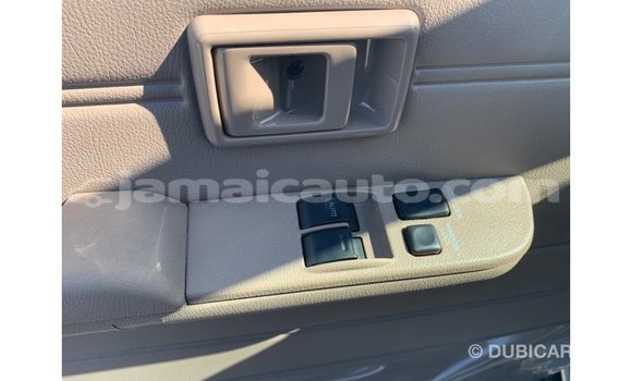 Acheter Import Voiture Mitsubishi i Blanc à Import - Dubai, Clarendon Acheter Import Voiture Mitsubishi i Blanc à Import - Dubai, Clarendon