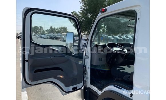 Acheter Import Voiture Mitsubishi i Blanc à Import - Dubai, Clarendon Acheter Import Voiture Mitsubishi i Blanc à Import - Dubai, Clarendon