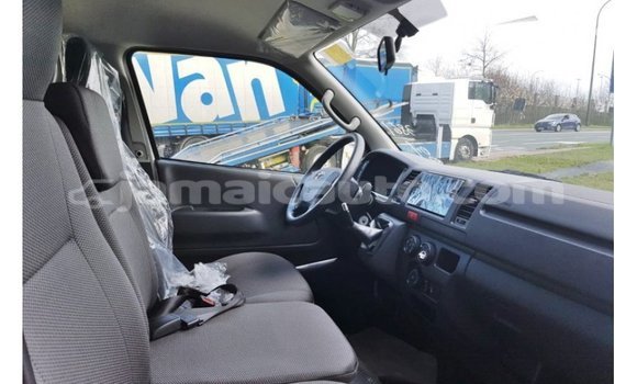 Buy Import Toyota Hiace White Car in Import - Dubai in Clarendon Buy Import Toyota Hiace White Car in Import - Dubai in Clarendon