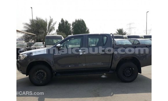 Acheter Import Voiture Toyota Hilux Noir à Import - Dubai, Clarendon Acheter Import Voiture Toyota Hilux Noir à Import - Dubai, Clarendon