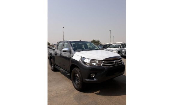 Acheter Import Voiture Toyota Hilux Noir à Import - Dubai, Clarendon Acheter Import Voiture Toyota Hilux Noir à Import - Dubai, Clarendon