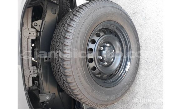 Acheter Import Voiture Toyota Hilux Noir à Import - Dubai, Clarendon Acheter Import Voiture Toyota Hilux Noir à Import - Dubai, Clarendon