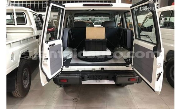 Buy Import Toyota Land Cruiser White Car in Import - Dubai in Clarendon Buy Import Toyota Land Cruiser White Car in Import - Dubai in Clarendon