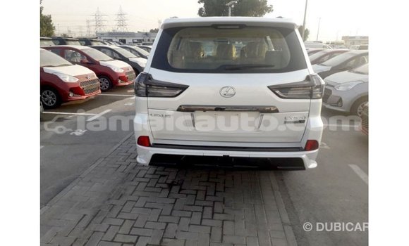 Acheter Import Voiture Lexus LX Blanc à Import - Dubai, Clarendon Acheter Import Voiture Lexus LX Blanc à Import - Dubai, Clarendon