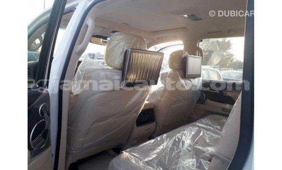Acheter Import Voiture Lexus LX Blanc à Import - Dubai, Clarendon Acheter Import Voiture Lexus LX Blanc à Import - Dubai, Clarendon