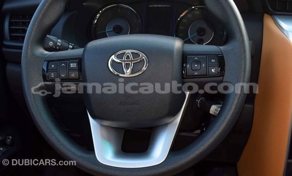 Acheter Import Voiture Toyota Fortuner Blanc à Import - Dubai, Clarendon Acheter Import Voiture Toyota Fortuner Blanc à Import - Dubai, Clarendon