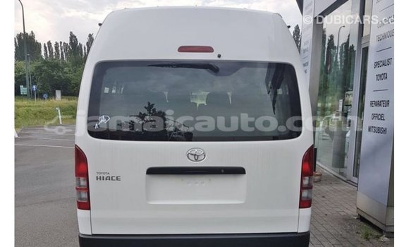 Acheter Import Voiture Toyota Hiace Blanc à Import - Dubai, Clarendon Acheter Import Voiture Toyota Hiace Blanc à Import - Dubai, Clarendon