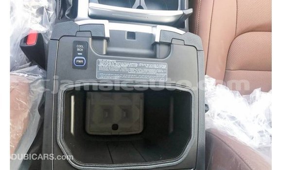 Acheter Import Voiture Toyota Land Cruiser Noir à Import - Dubai, Clarendon Acheter Import Voiture Toyota Land Cruiser Noir à Import - Dubai, Clarendon