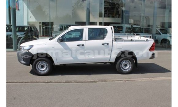 Acheter Import Voiture Toyota Hilux Blanc à Import - Dubai, Clarendon Acheter Import Voiture Toyota Hilux Blanc à Import - Dubai, Clarendon