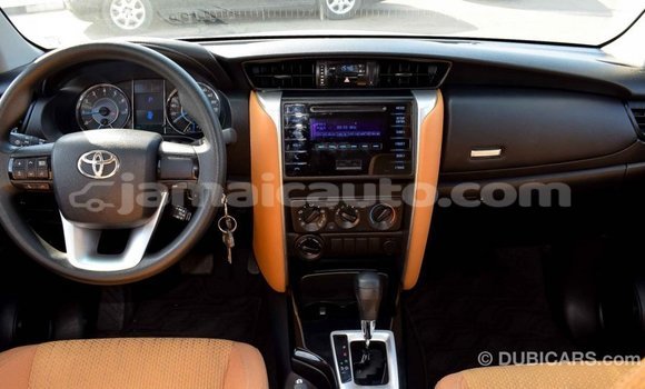 Acheter Import Voiture Toyota Fortuner Bleu à Import - Dubai, Clarendon Acheter Import Voiture Toyota Fortuner Bleu à Import - Dubai, Clarendon