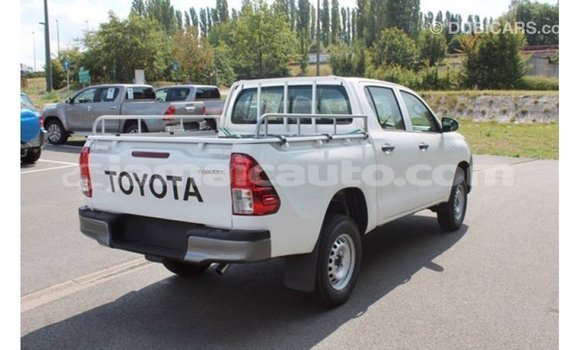 Buy Import Toyota Hilux White Car in Import - Dubai in Clarendon Buy Import Toyota Hilux White Car in Import - Dubai in Clarendon