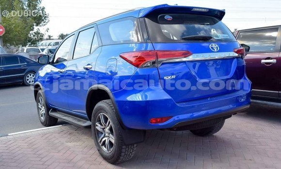 Acheter Import Voiture Toyota Fortuner Bleu à Import - Dubai, Clarendon Acheter Import Voiture Toyota Fortuner Bleu à Import - Dubai, Clarendon
