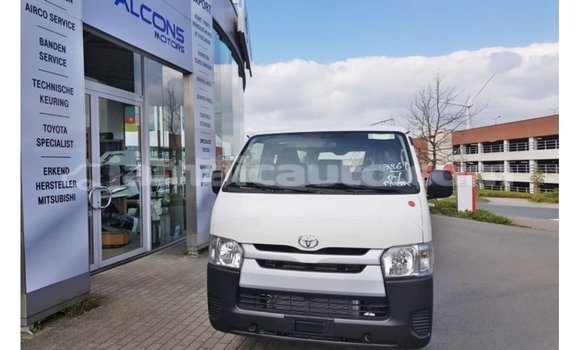 Buy Import Toyota Hiace White Car in Import - Dubai in Clarendon Buy Import Toyota Hiace White Car in Import - Dubai in Clarendon