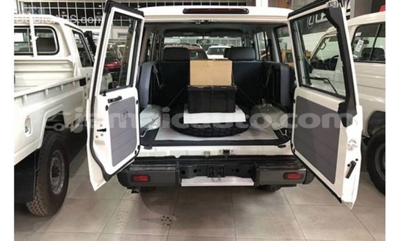 Buy Import Toyota Land Cruiser White Car in Import - Dubai in Clarendon Buy Import Toyota Land Cruiser White Car in Import - Dubai in Clarendon