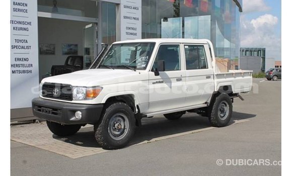 Buy Import Toyota Land Cruiser White Car in Import - Dubai in Clarendon Buy Import Toyota Land Cruiser White Car in Import - Dubai in Clarendon