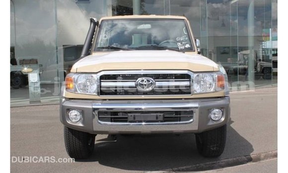 Buy Import Toyota Land Cruiser Beige Car in Import - Dubai in Clarendon Buy Import Toyota Land Cruiser Beige Car in Import - Dubai in Clarendon