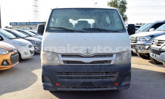 Acheter Import Voiture Toyota Hiace Blanc à Import - Dubai, Clarendon Acheter Import Voiture Toyota Hiace Blanc à Import - Dubai, Clarendon