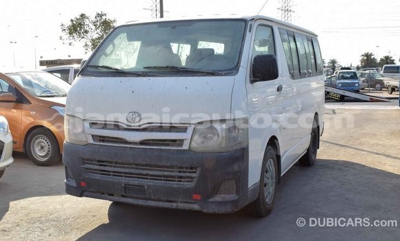 Acheter Import Voiture Toyota Hiace Blanc à Import - Dubai, Clarendon Acheter Import Voiture Toyota Hiace Blanc à Import - Dubai, Clarendon